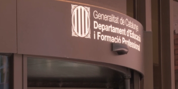 Els sindicats porten a Educació una proposta per apujar sous i ampliar plantilles