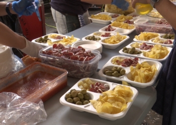 Tapes, música i producte local per aturar el rellotge de la festa blava